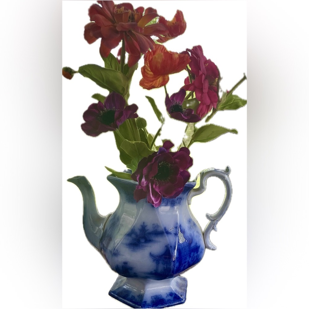 Beautiful Antique Flow Blue Teapot Coffee Pot, No lid. Flowers not included.